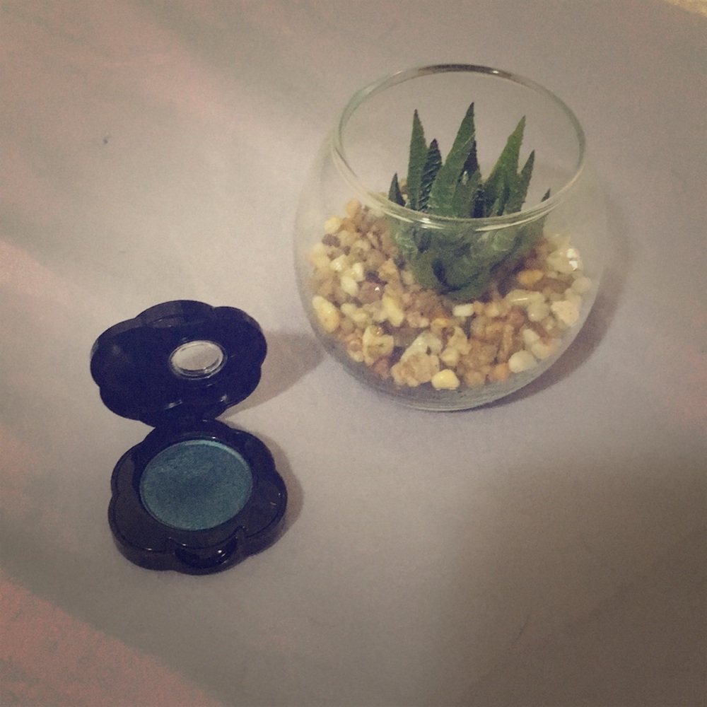 Too faced eye shadow